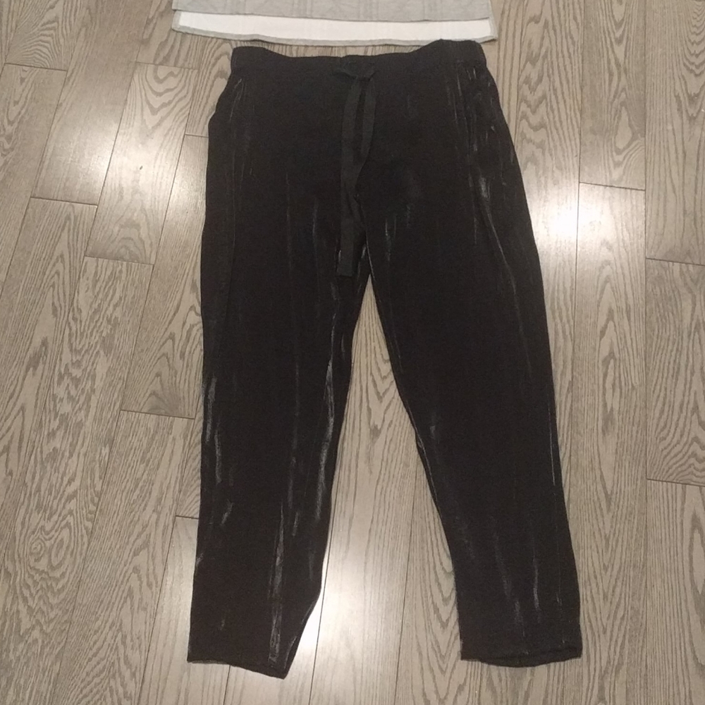 Beautiful black sparkly pants by Joe Fresh 🍀🌸